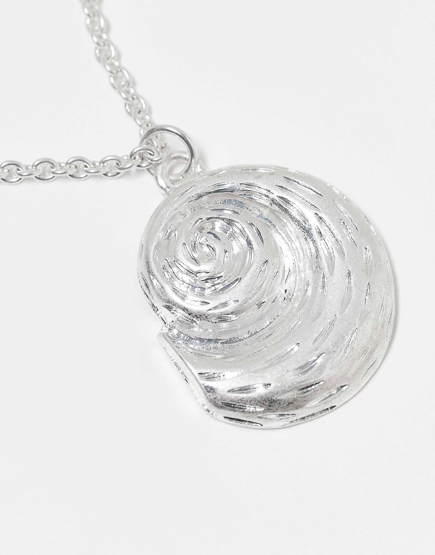 Unisex Chain With Shell Pendant