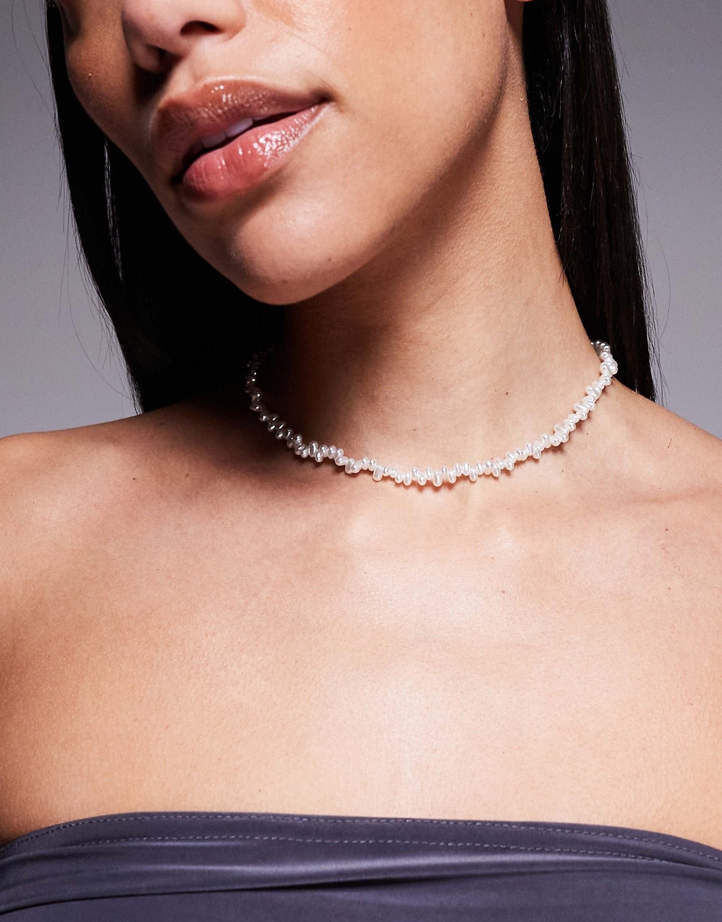 Choker Necklace With Faux Mini Freshwater Pearl Design