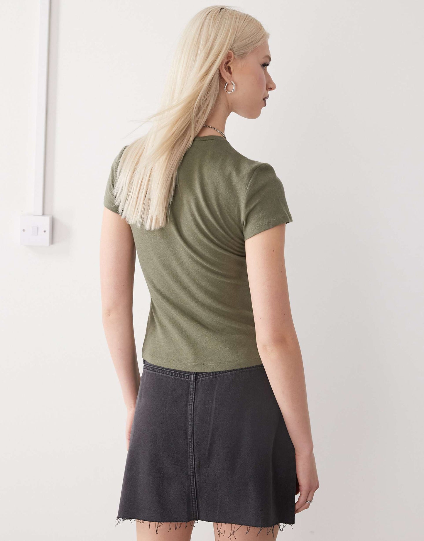 Linen Blend Fitted T-Shirt