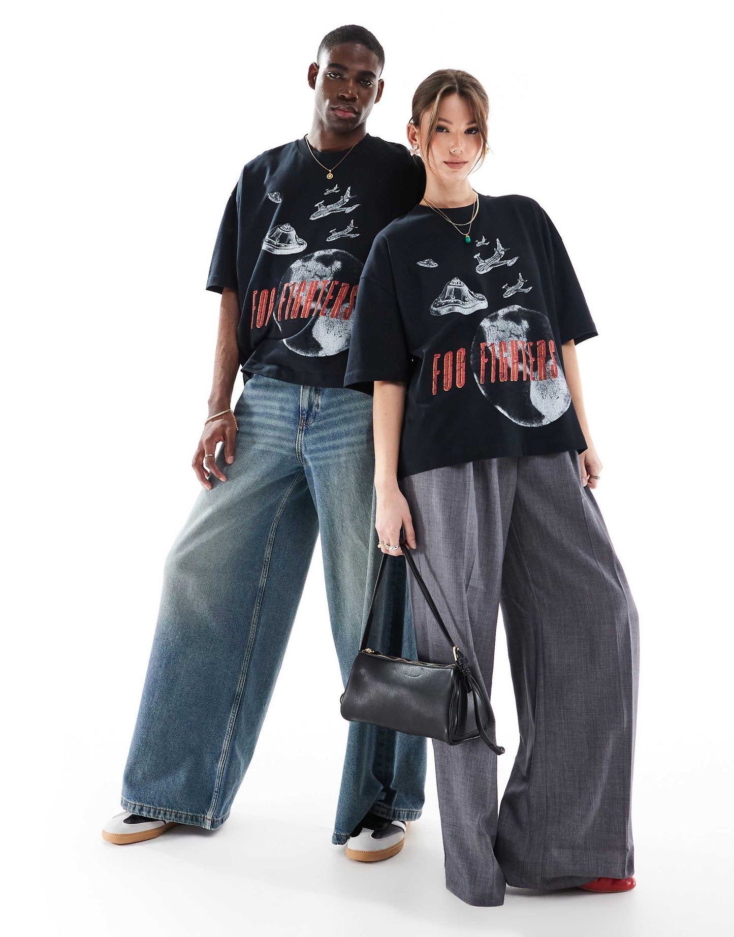 Unisex Oversized License T-Shirt With Foo Fighters Prints