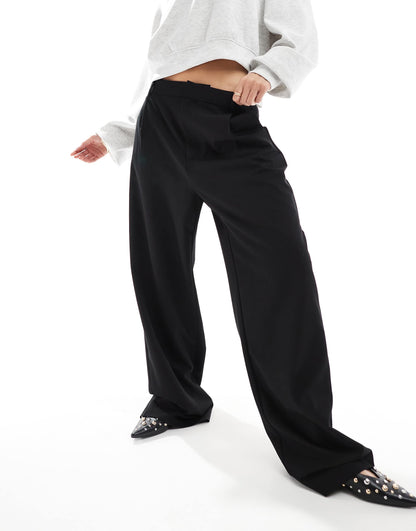 Wide Leg Tailored Trouser