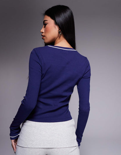 Long Sleeve Top With Contrast Piping