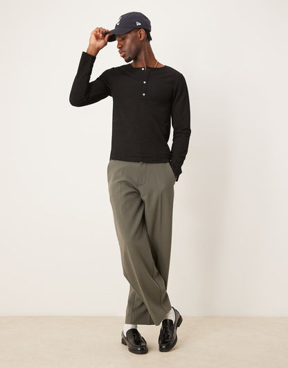 Muscle Fit Long Sleeve Boxy T-Shirt With Henley Neck