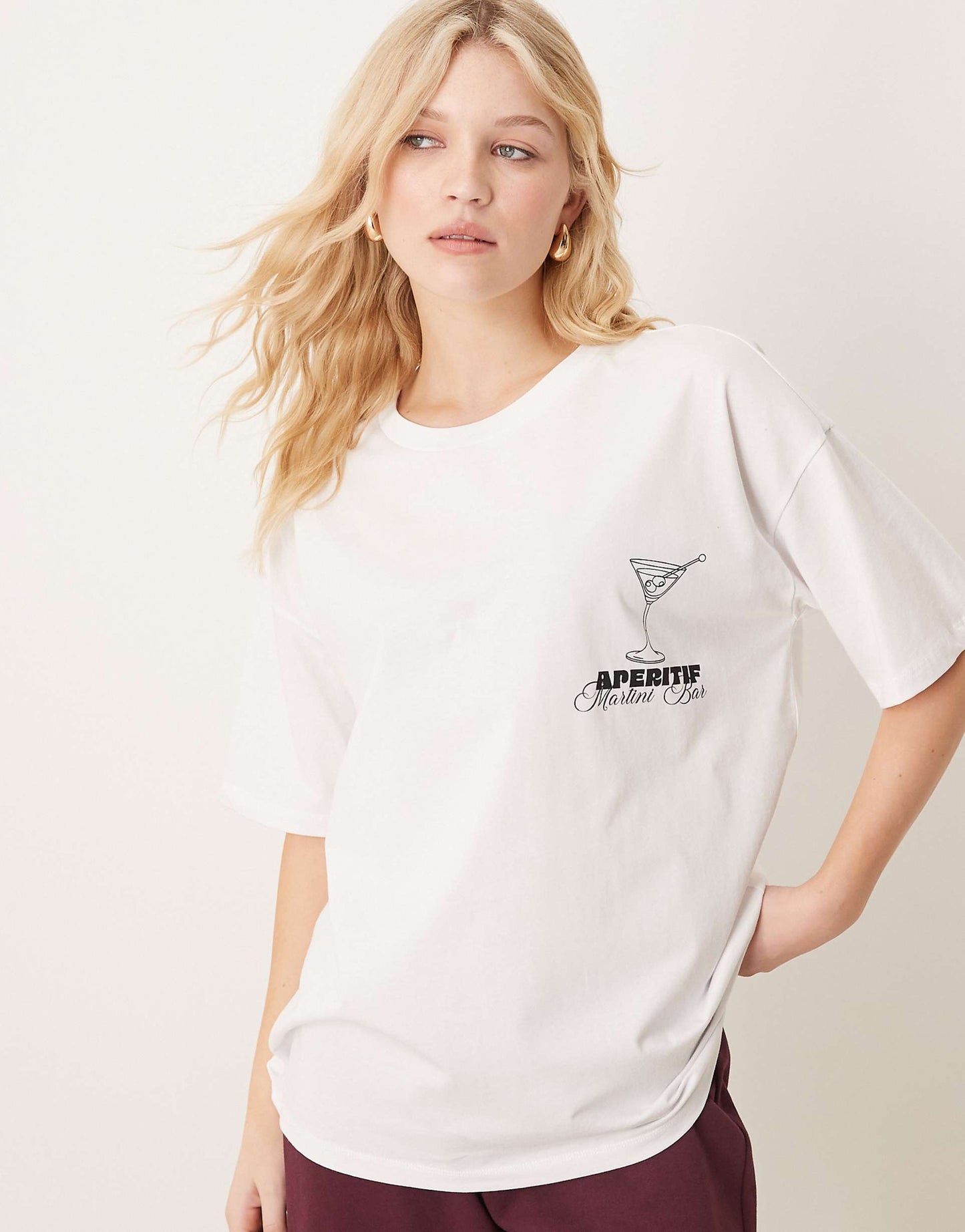 Oversized White Tee With Aperitif Cocktail Graphic