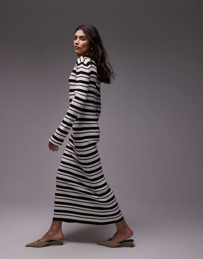 Scoop Neck Ribbed Maxi Dress