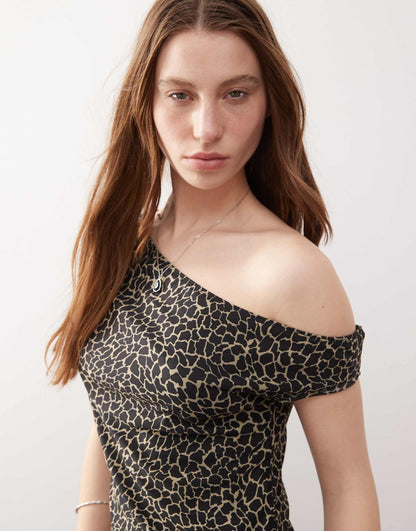 Jaridah Giraffe Print Top