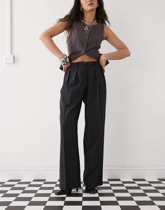 Syra Pleated Trouser