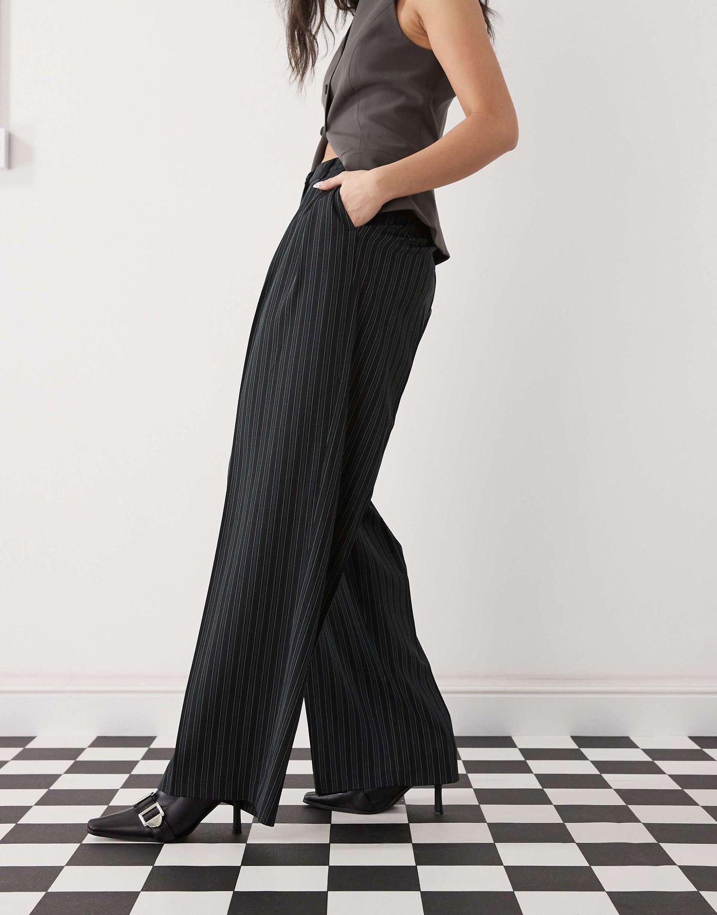 Syra Pleated Trouser