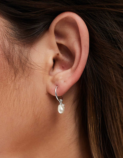 Hoop Earrings With Pearl And Star Pendant
