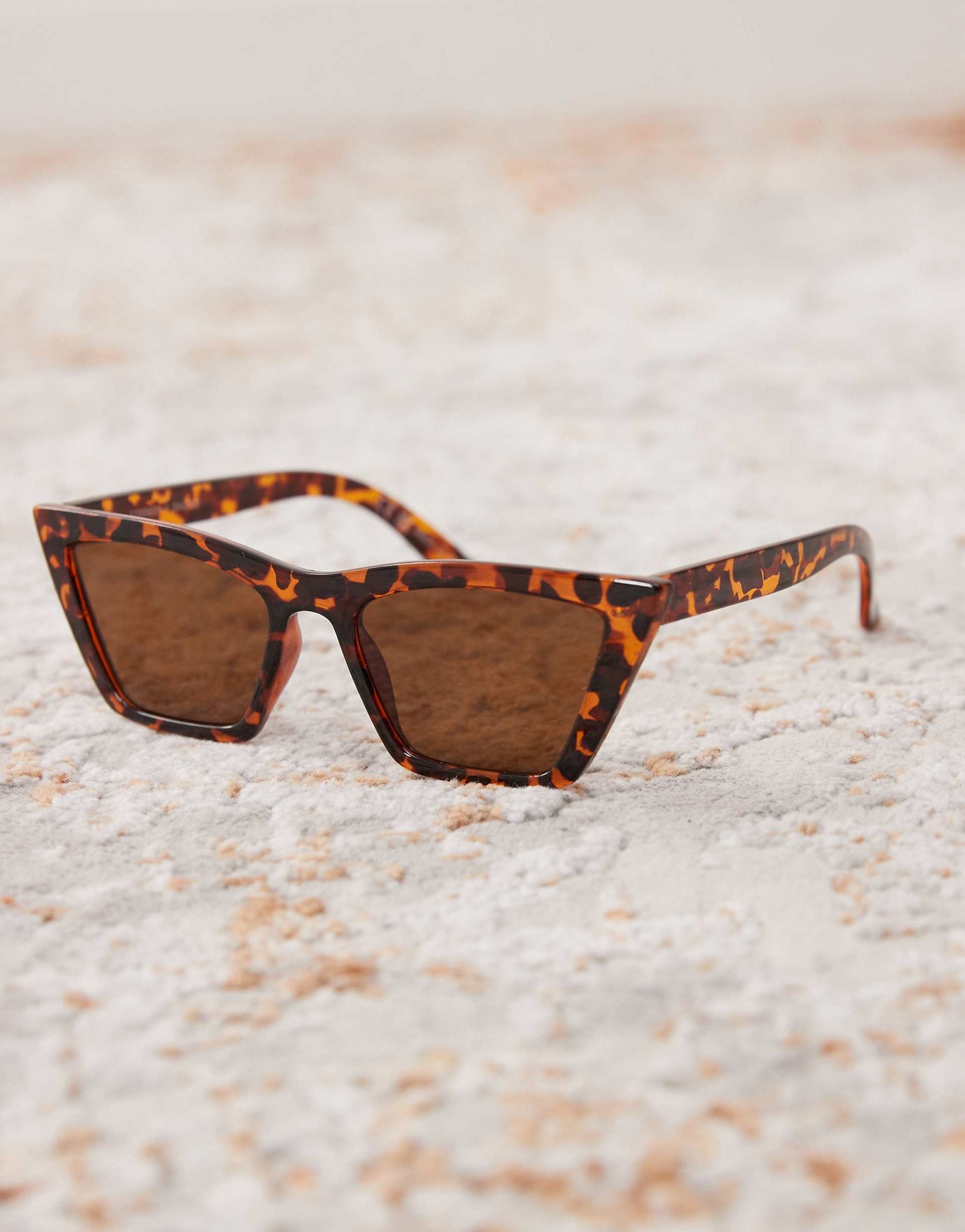 Oversized Cat Eye Sunglasses