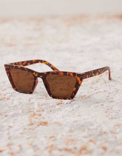 Oversized Cat Eye Sunglasses