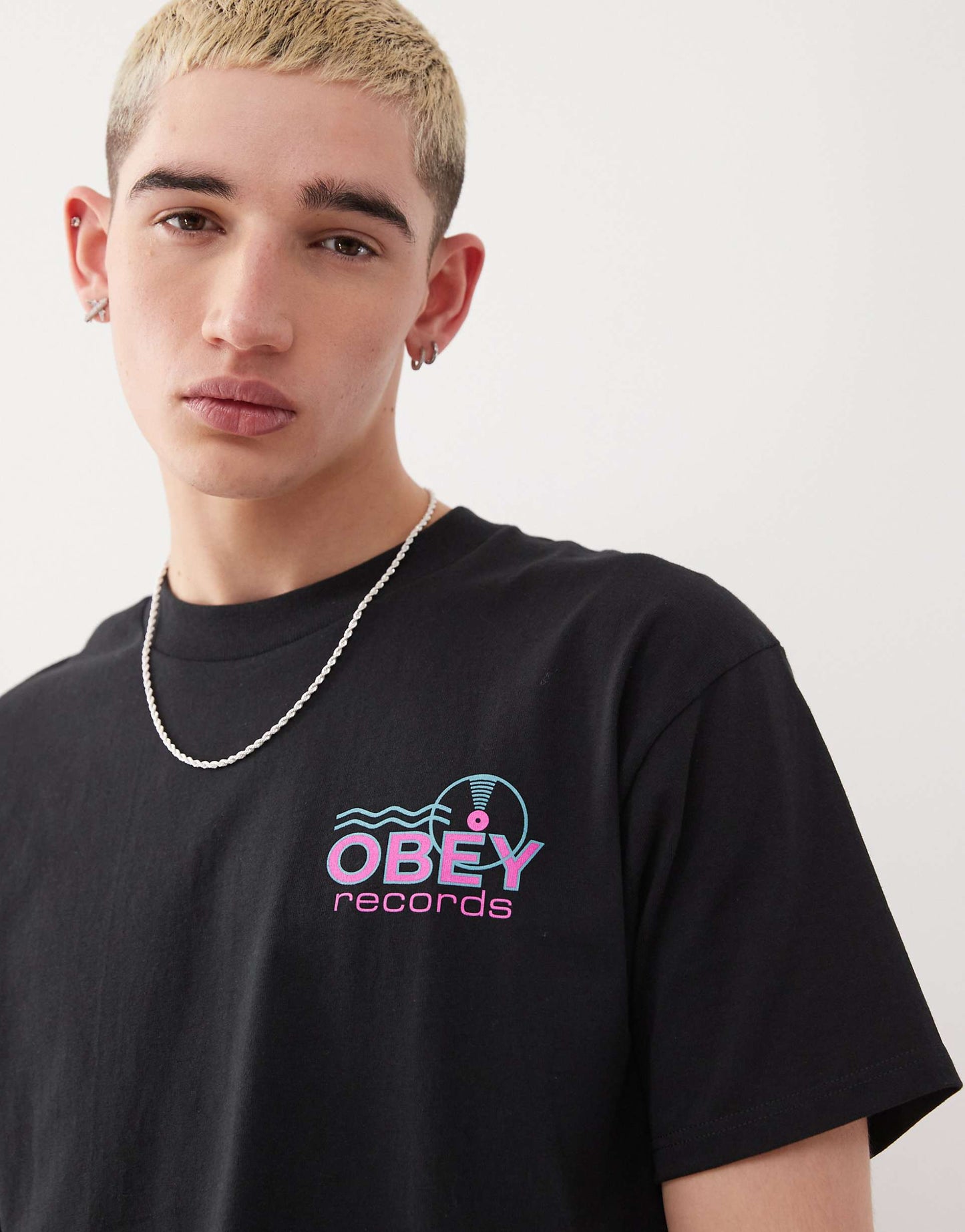 T-Shirt With Records Sound Waves Back Print