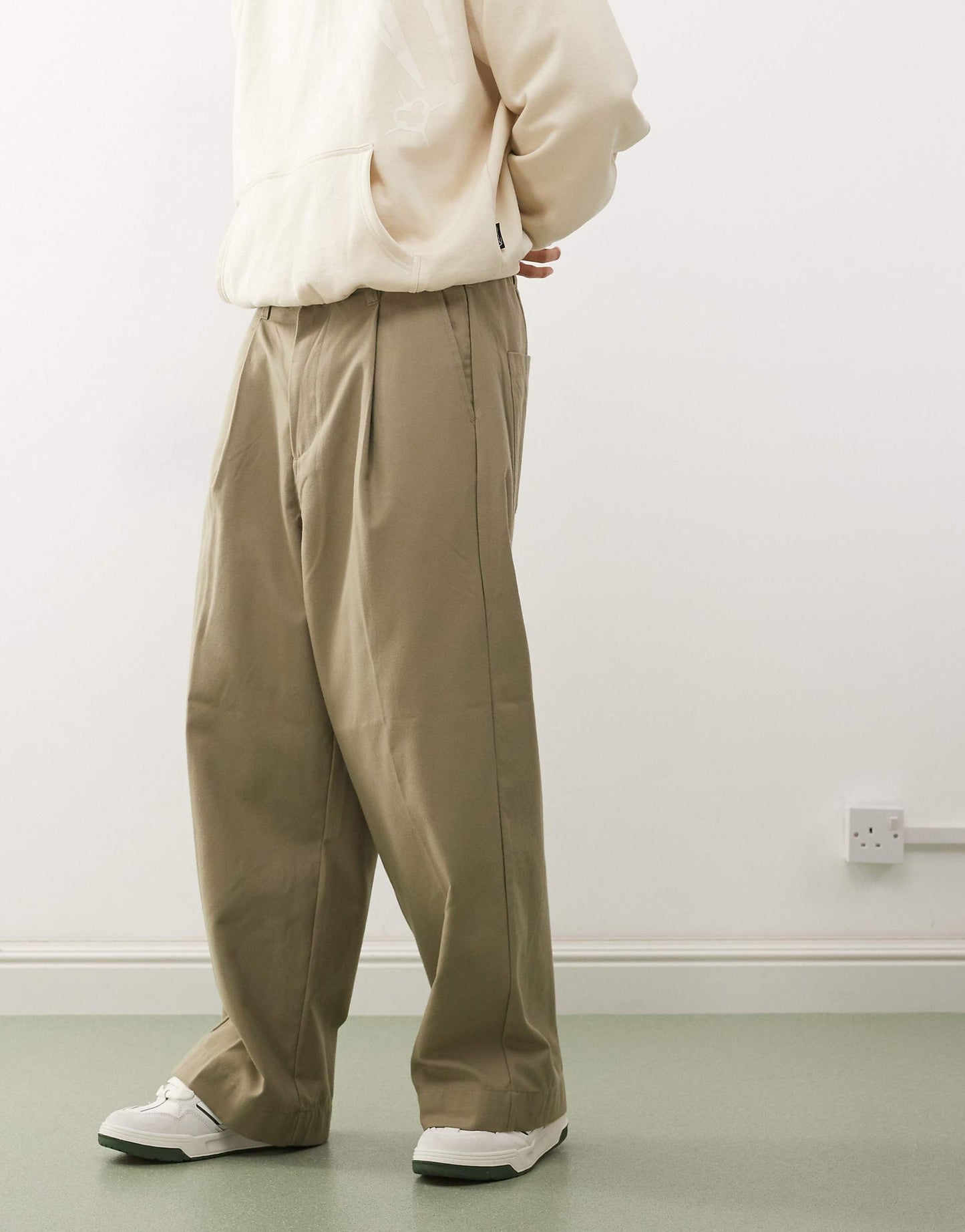 Oliver Pleated Pant