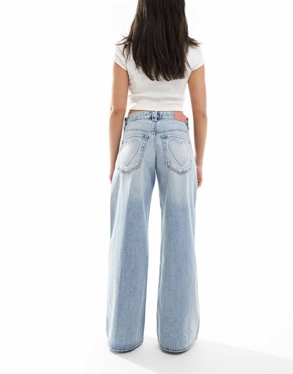 Wide Leg Heart Detail Jean