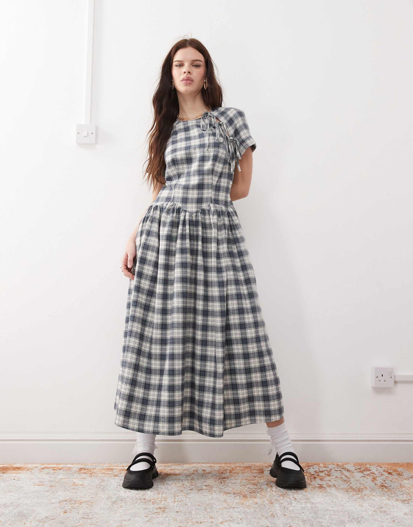 Midi Dress With Tie Front Detail