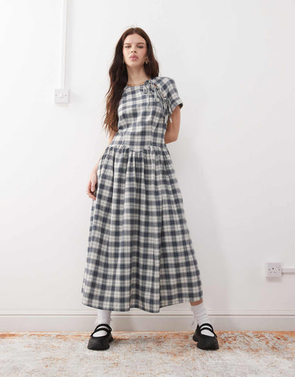 Midi Dress With Tie Front Detail