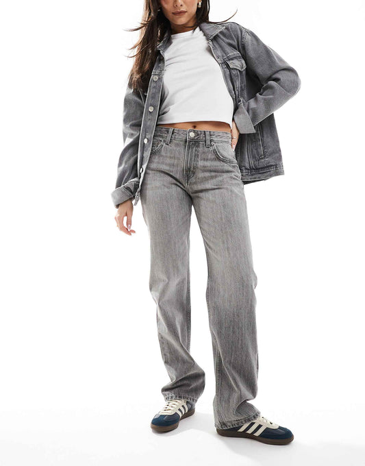 Mid Rise Straight Leg Jean