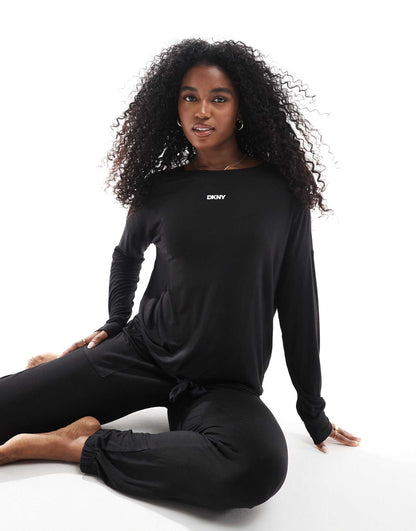 Fits The Vibe Long Sleeve Top & Jogger Sleep Set