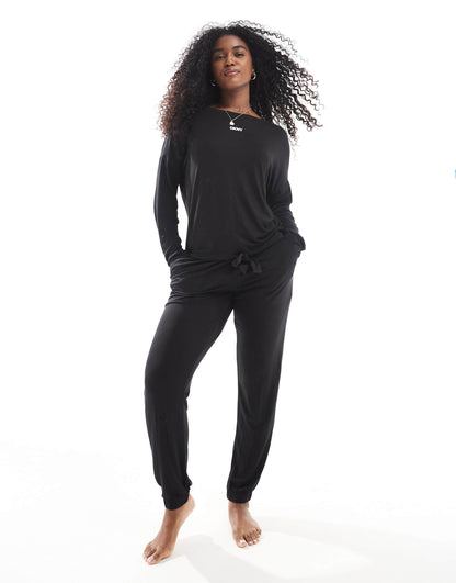 Fits The Vibe Long Sleeve Top & Jogger Sleep Set