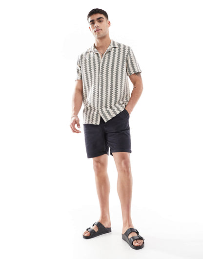Short Sleeve Knitted Shirt With Textured Stripe