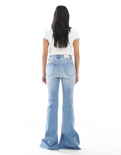 Petite D74 Flare Slit Jean