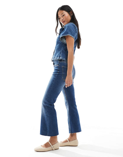 Petite D78 Cropped Flare Jean