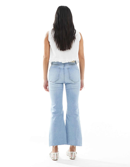 Petite D78 Cropped Flare Jean