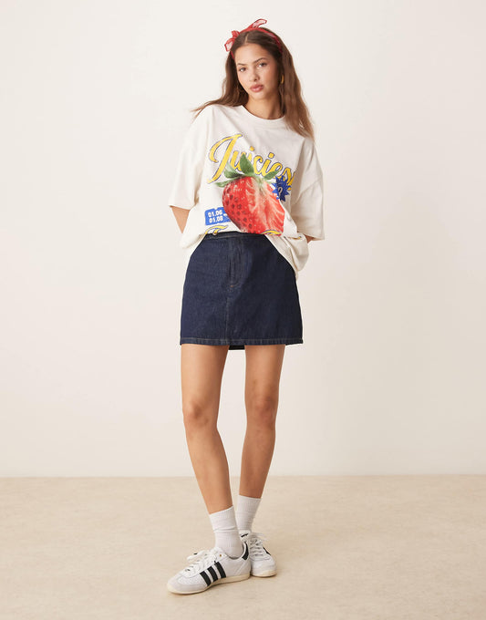 Oversized T-Shirt With Vintage Strawberry Graphic