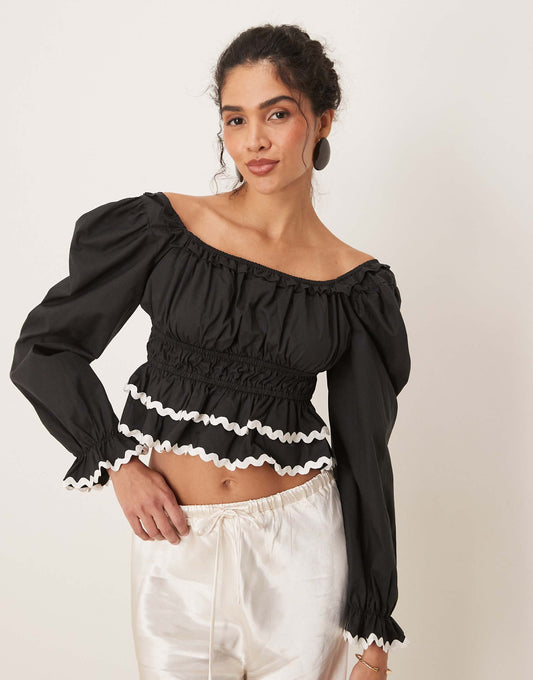 Contrast Ruffle Crop Top