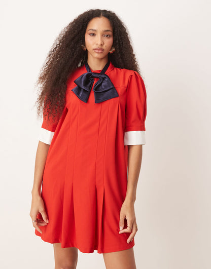 Contrast Bow Pleated Mini Dress