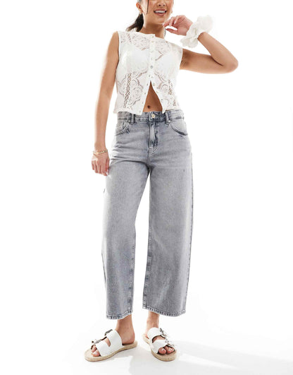 Mid Rise Cropped Jean