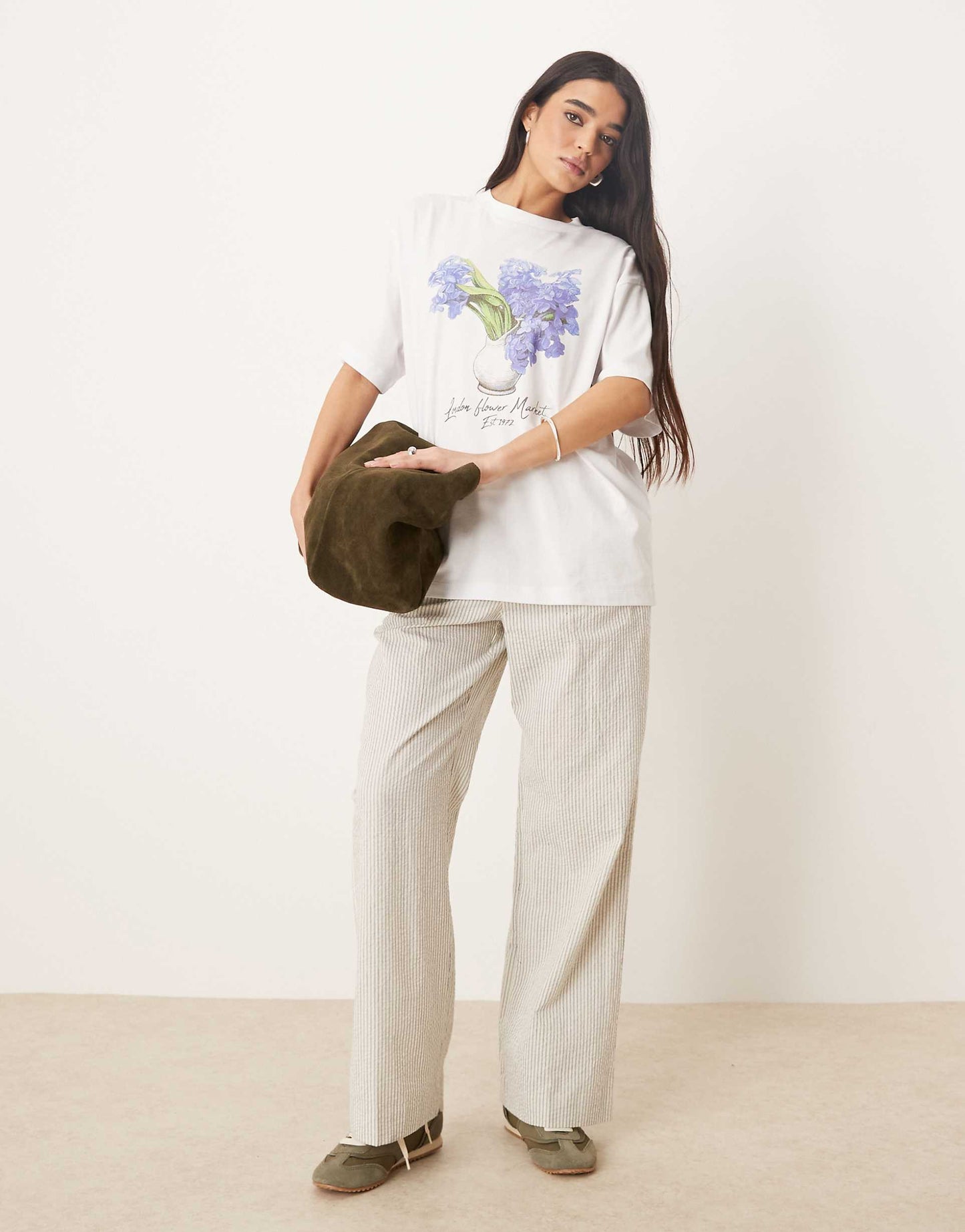 Oversized T-Shirt With London Flower Market Graphic