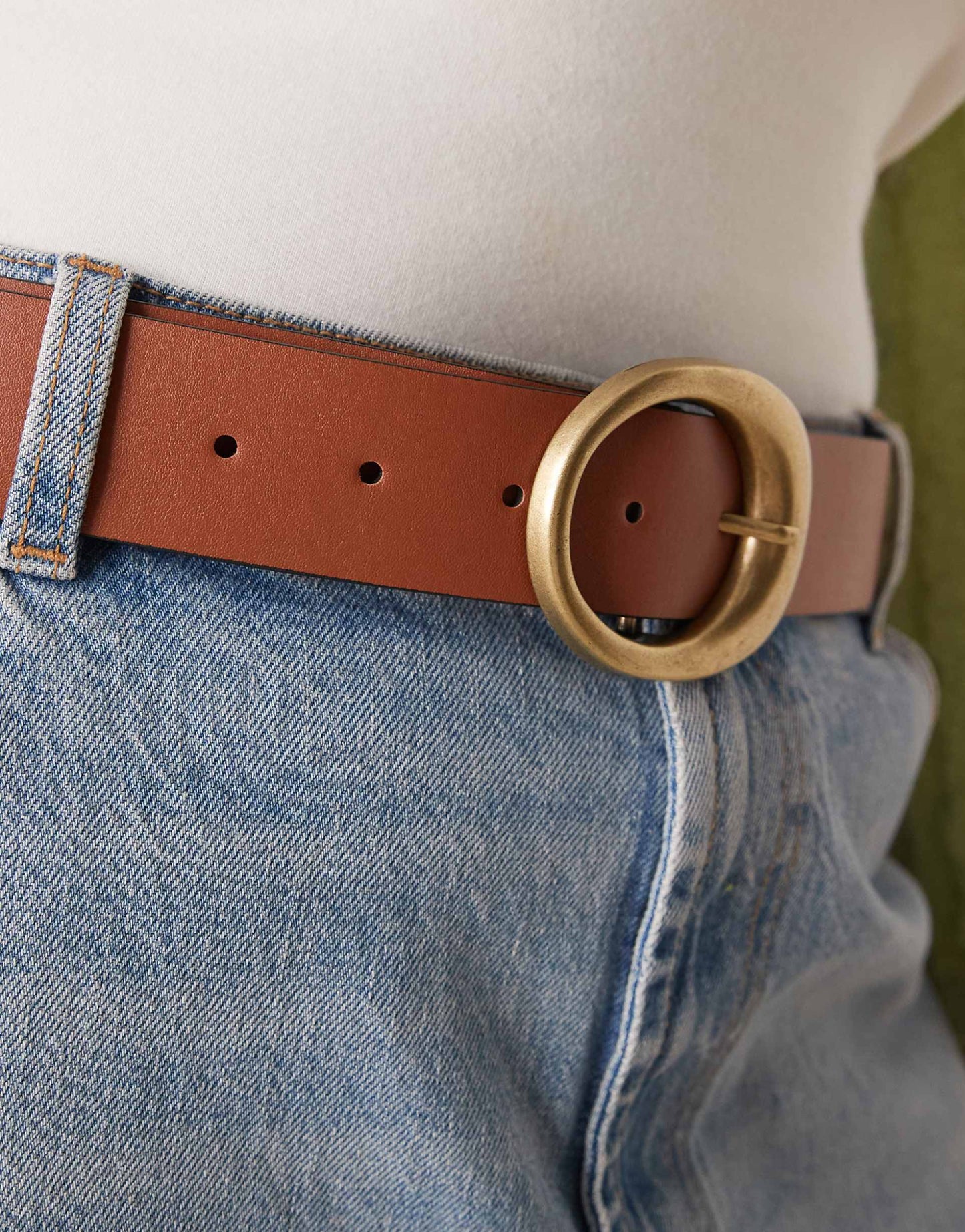 Curve Oval Buckle Jeans Belt