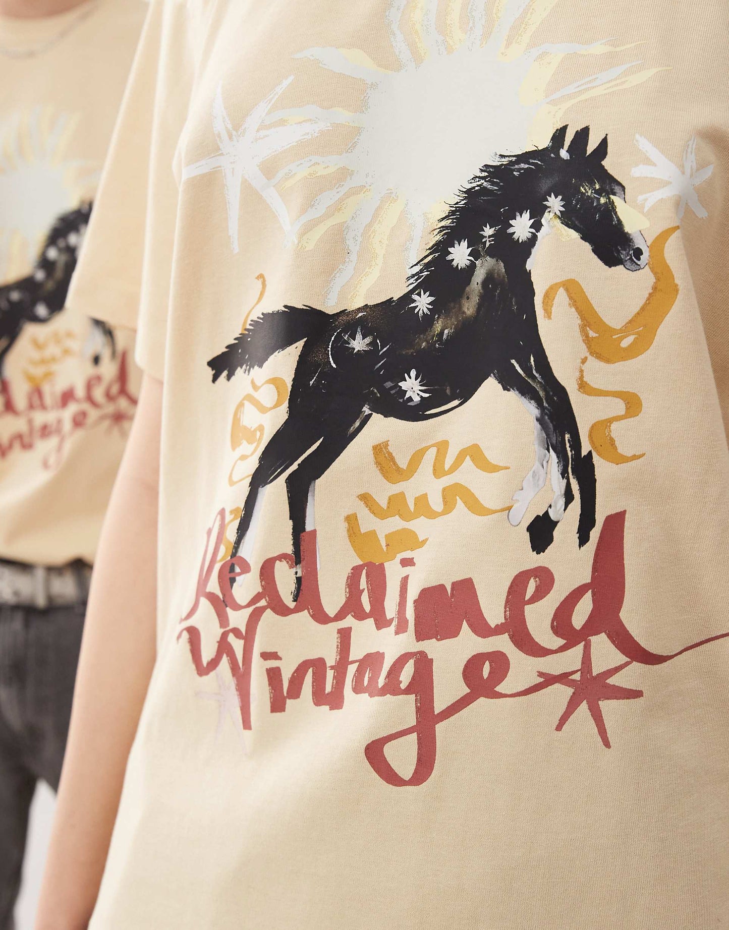 Unisex Oversized T-Shirt With Western Horse Graphic