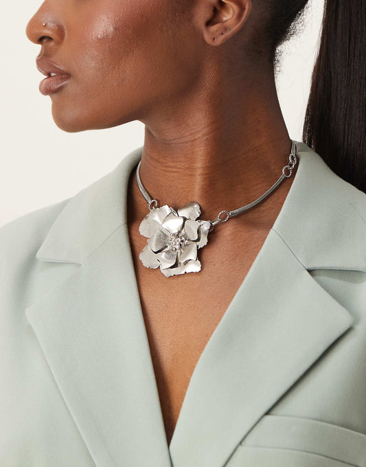 Flower Necklace With Crystals