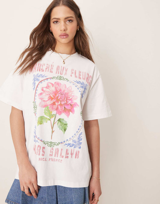 Oversized T-Shirt With Pink Flower Graphic