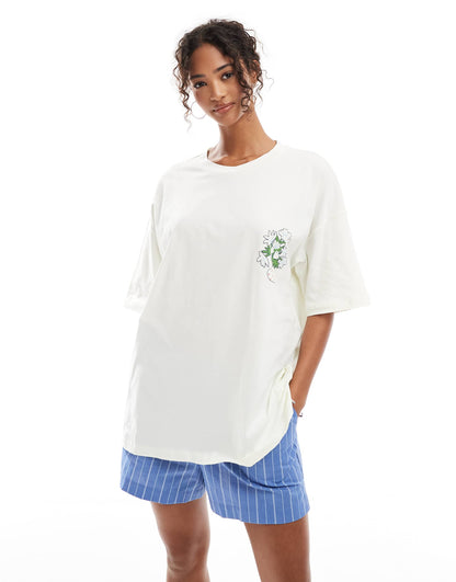 Oversized Tee With Vase Back Print Graphic