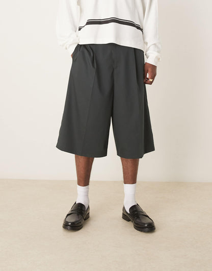 Oversized Bermuda Short With Pintucks