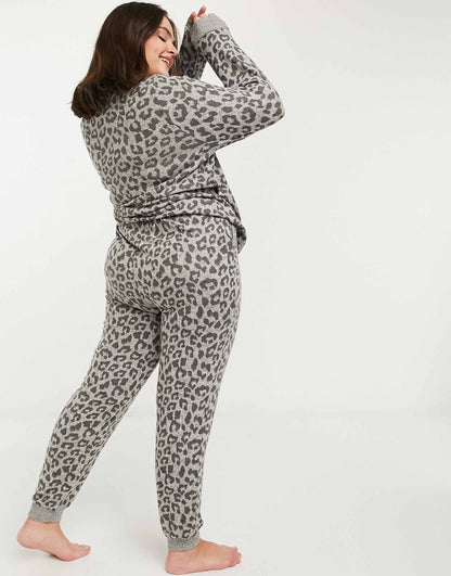 Curve Super Soft Knitted Animal Print Loungewear Set
