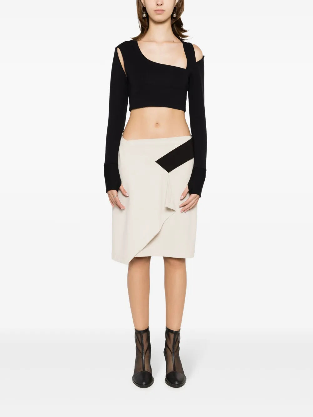 Cut-Out Detailed Crop Top