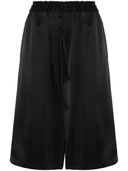 Drawstring-Fastening Shorts
