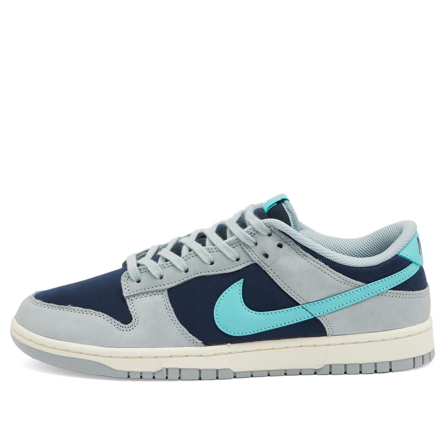 Dunk Low Sneaker