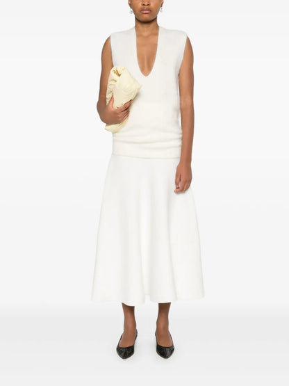 Nella Vest
