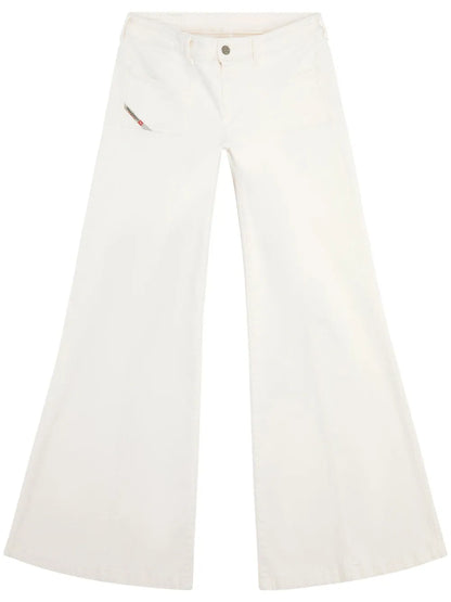 D-Akii Mid-Rise Flared Jeans