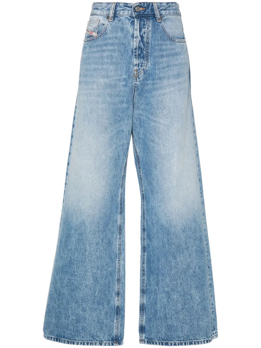 Low-Rise Straight Jeans