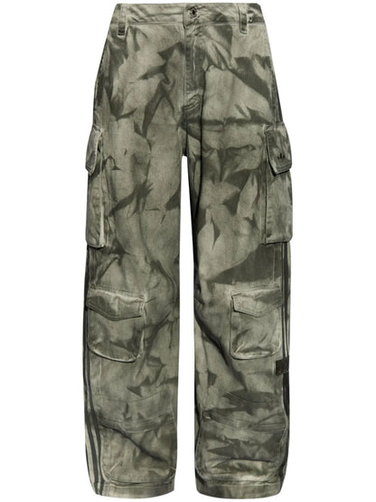 Camouflage-Print Cargo Trousers