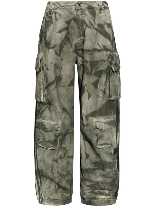 Camouflage-Print Cargo Trousers