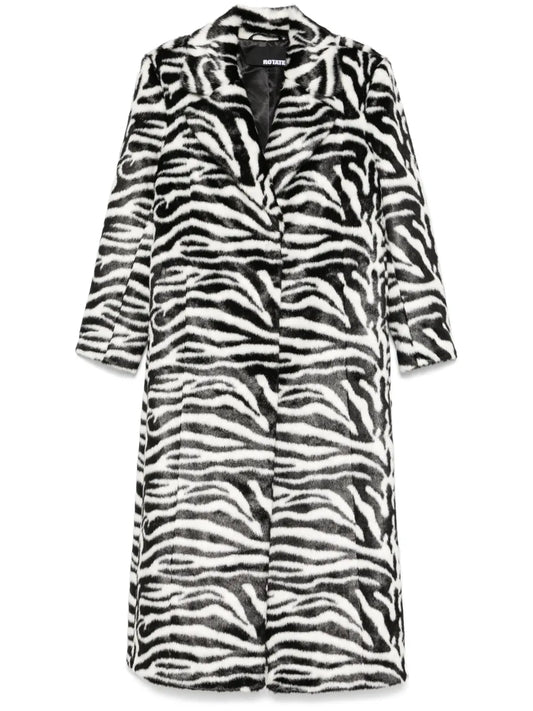 Fluffy Clasp Coat