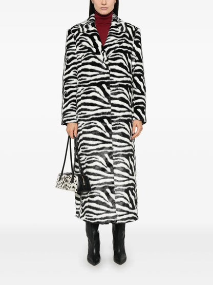 Fluffy Clasp Coat