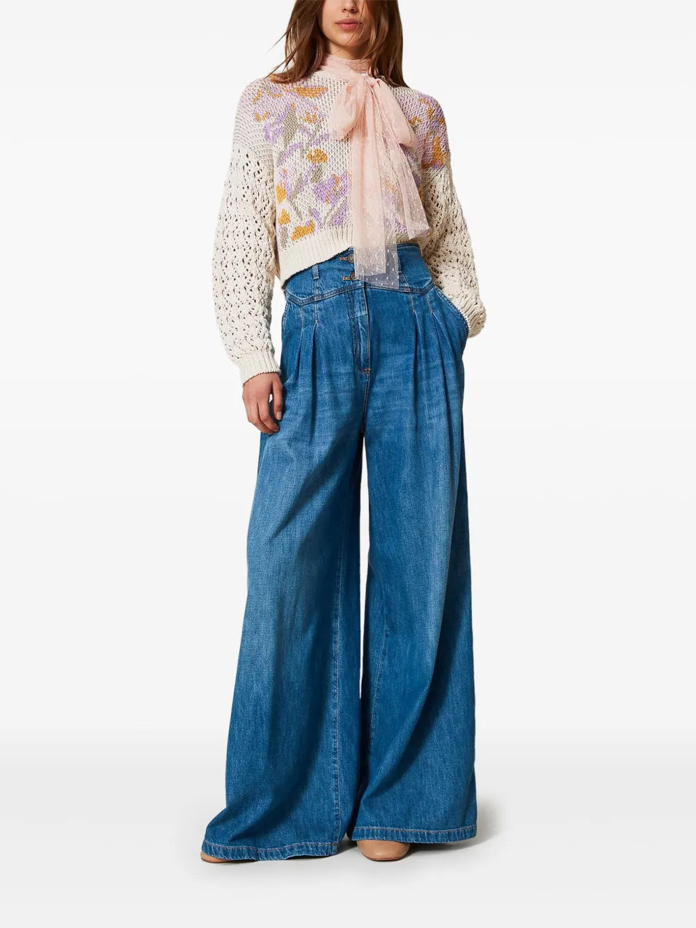 Pleated Wide-Leg Jeans